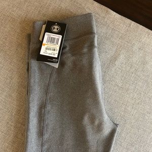 UNDER ARMOR CROPS COMPRESSION